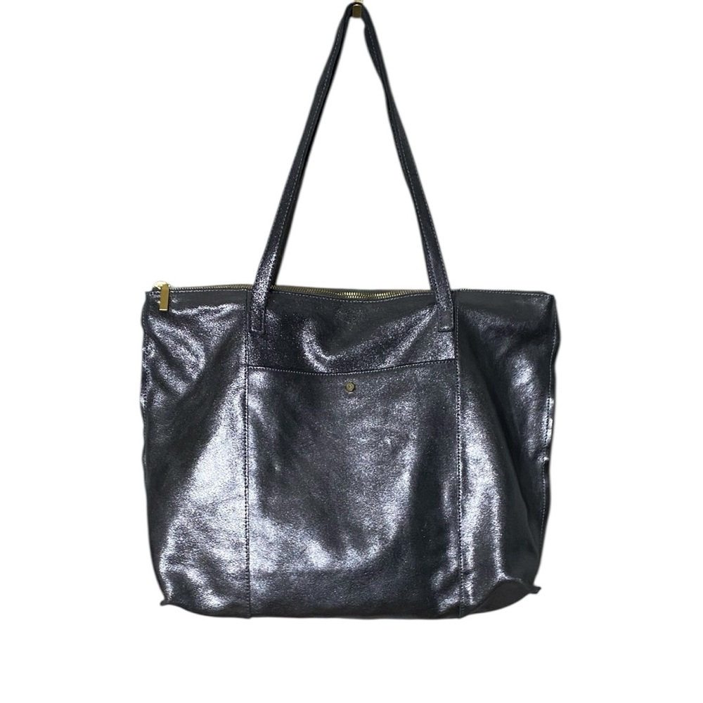 G.I.L.I. Silver Tote Bag with Structured Design
